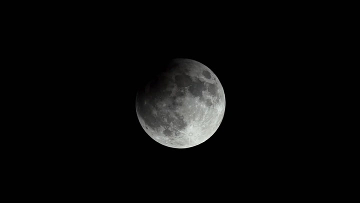 Timelapse shows stunning view of partial lunar eclipse | News [Video]