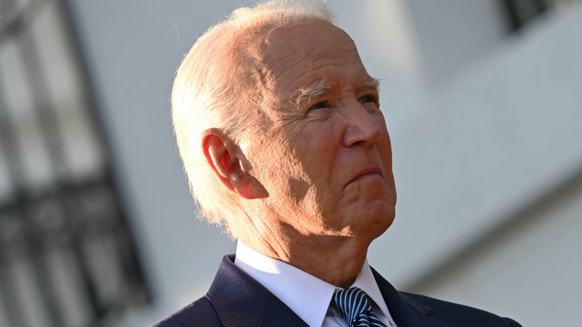 Judge extends restraining order on Biden plan [Video]