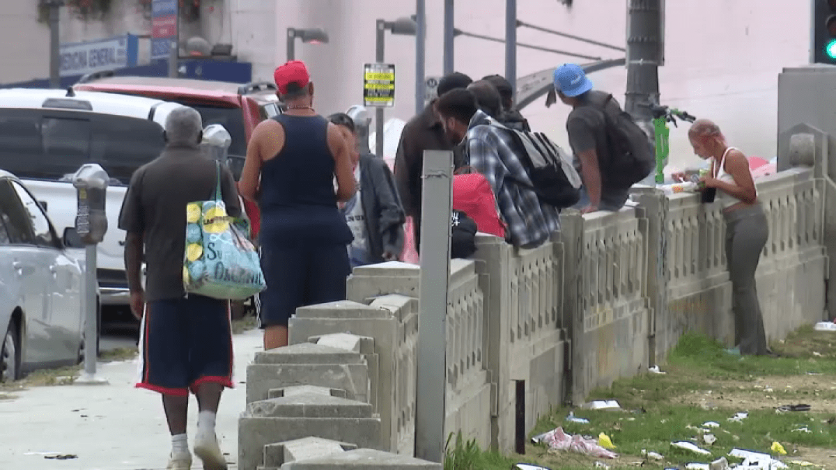 Video shows drug use, homeless issue plaguing MacArthur Park  NBC Los Angeles [Video]