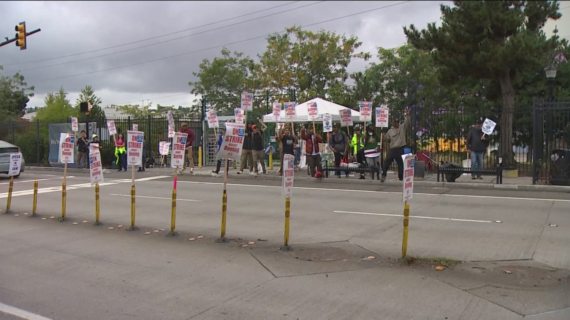 Small businesses say they are impacted by Boeing Strike [Video]