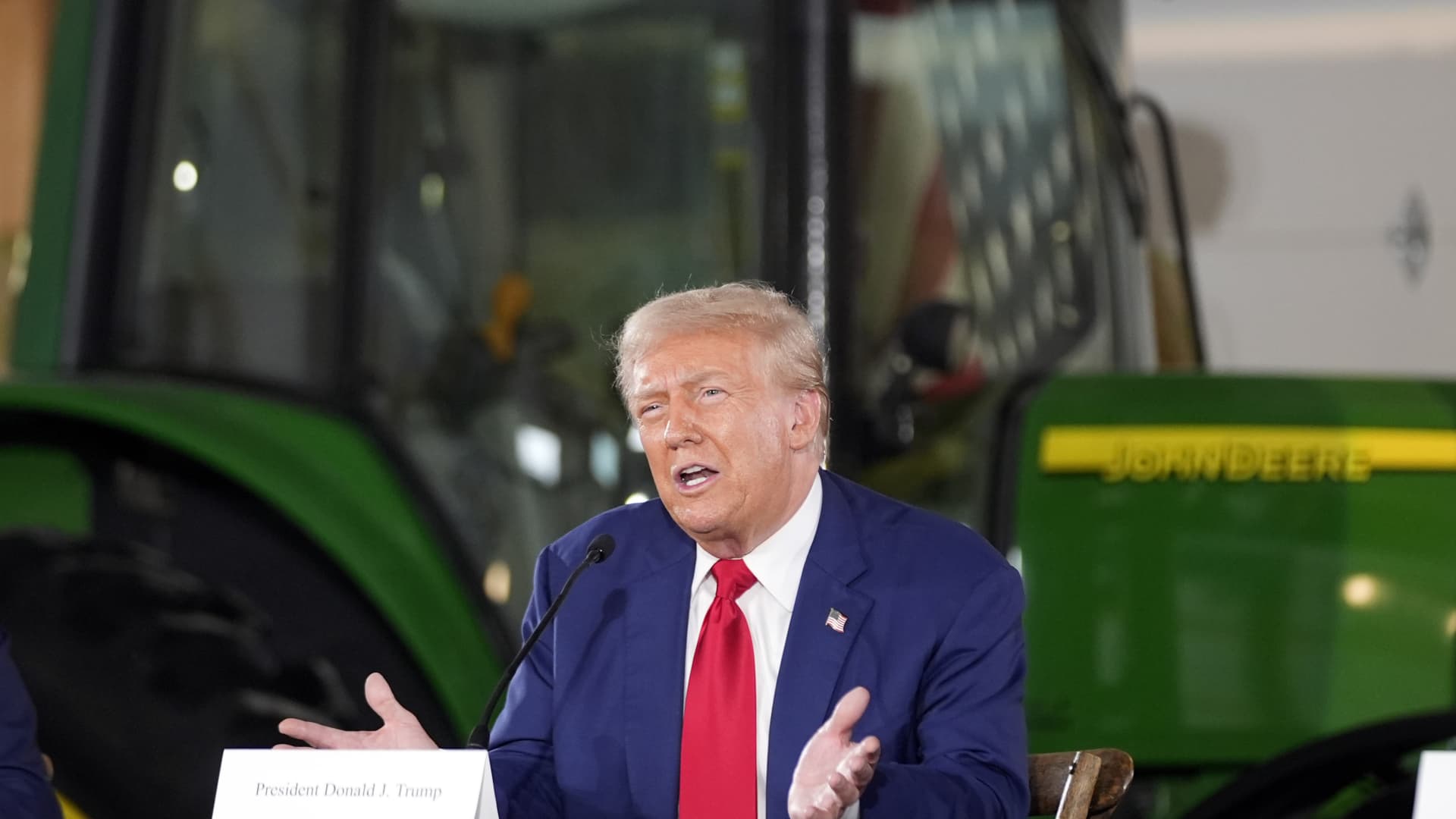 Trump threatens John Deere with 200% tariff if moves production to Mexico [Video]