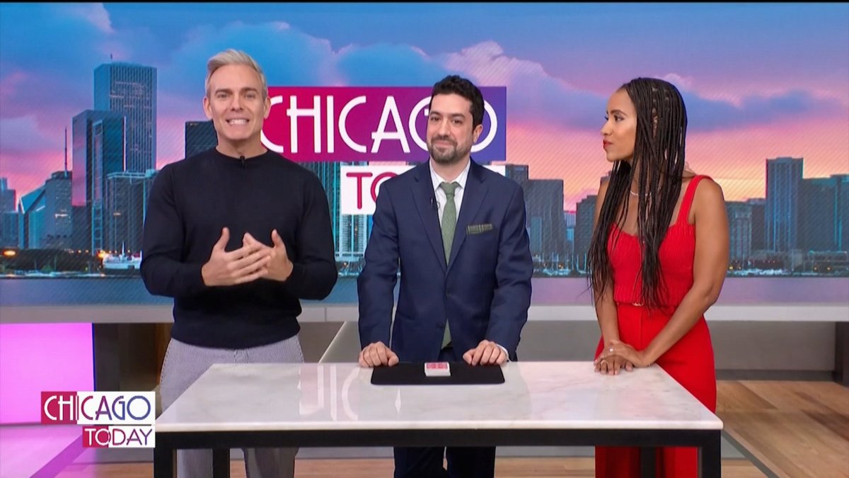 High school chemistry teacher Danny Rudnick hosts magic show at Chicagos Magic Lounge starting October 2  NBC Chicago [Video]