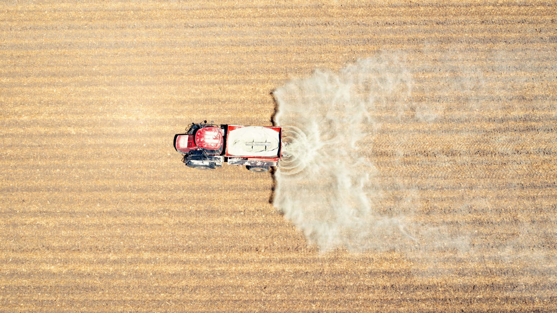 Startups are using rock dust to make agriculture carbon friendly [Video]