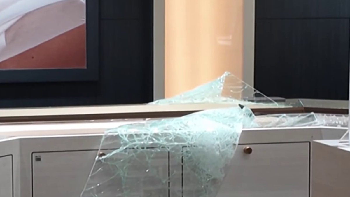 Business owners demand more security after smash-and-grab at Concord mall  NBC Bay Area [Video]