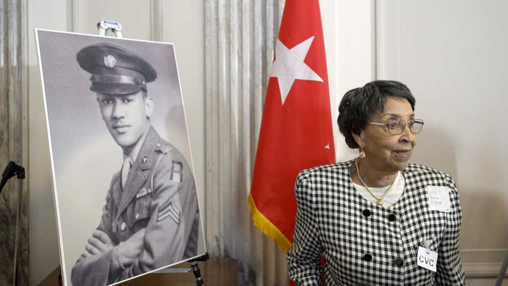 80 years after D-Day the family of a Black World War II combat medic receives his medal for heroism [Video]