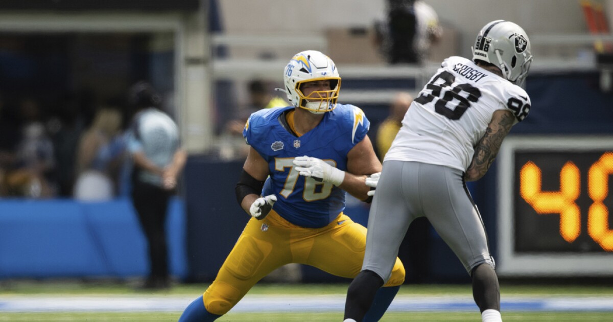 Chargers officially are without both starting tackles vs. Chiefs [Video]