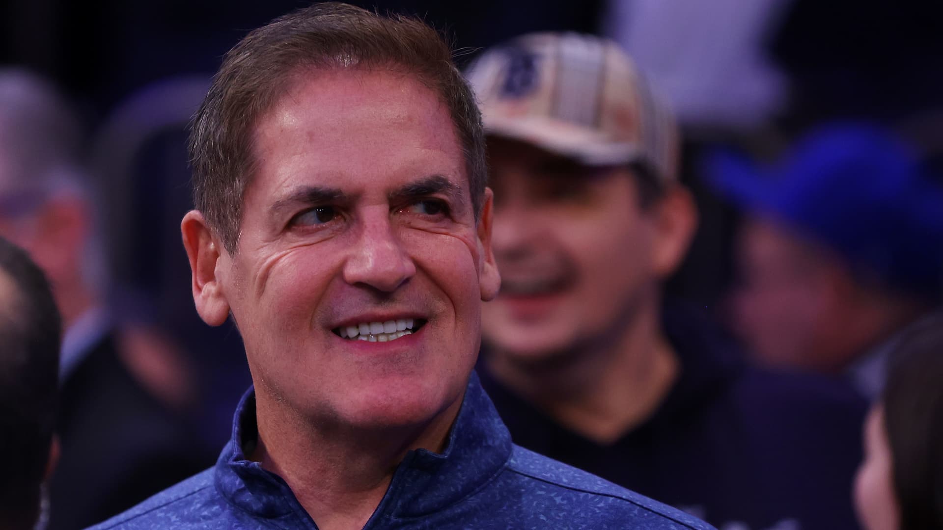 Mark Cuban drunkenly called American Airlines after selling company, bought lifetime pass [Video]