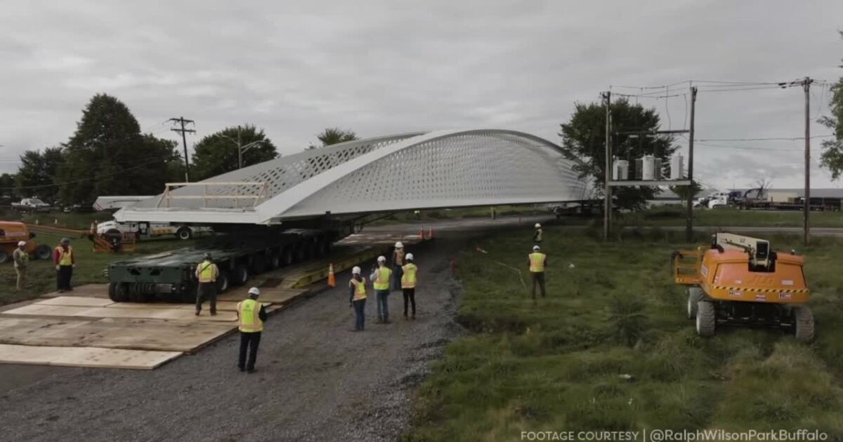 VIDEO: Crews start moving new pedestrian bridge for Buffalo’s Ralph Wilson Park [Video]