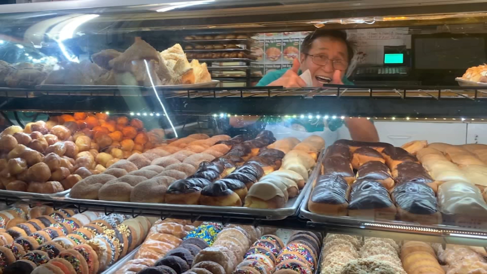 This Berkeley shop is baking 1,000 free donuts for ESPN’s College GameDay [Video]