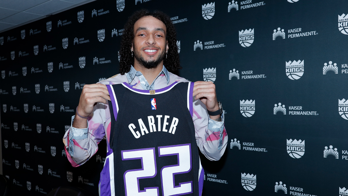 How Kings are including Devin Carter in training camp amid injury rehab  NBC Sports Bay Area & California [Video]