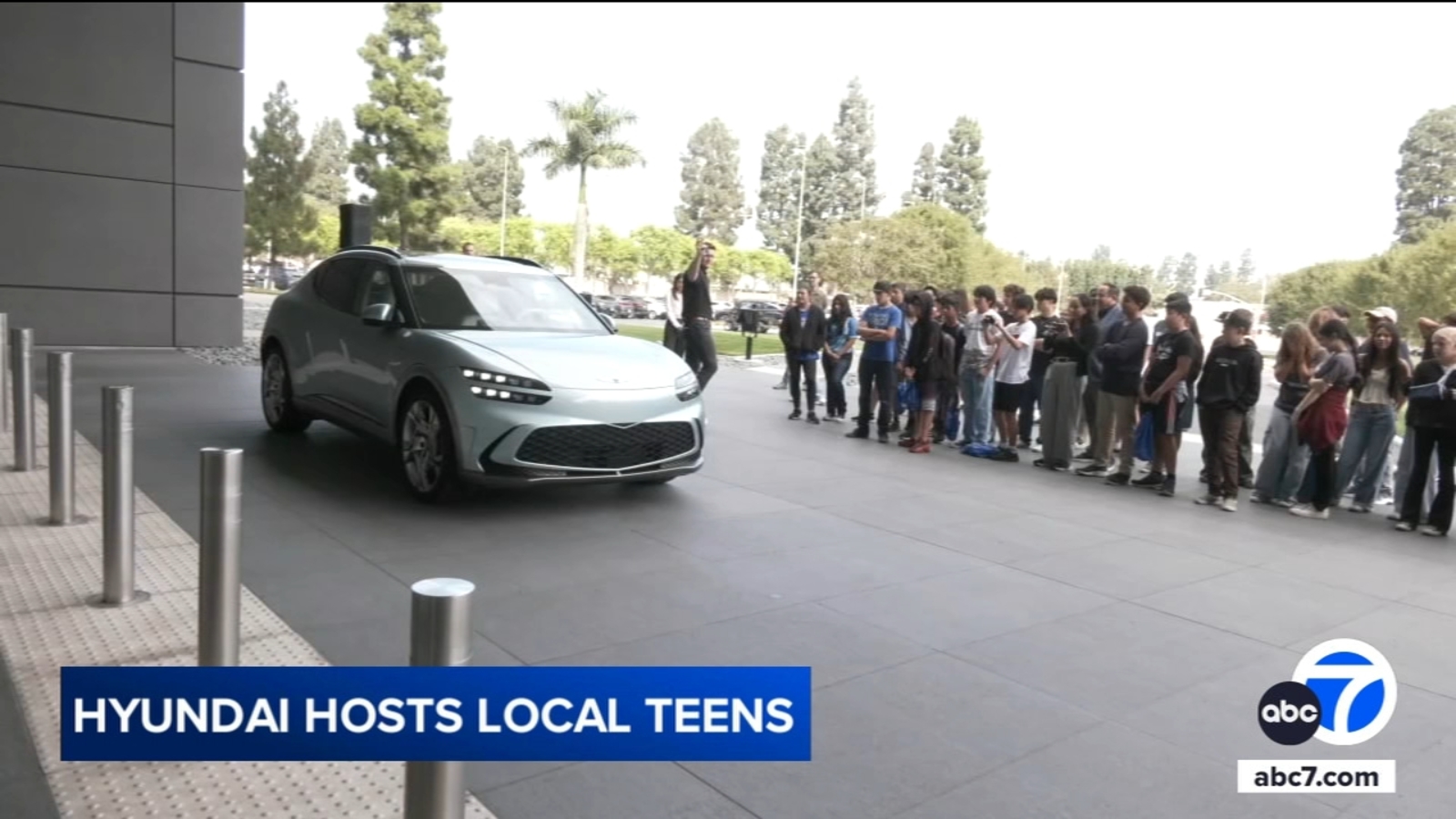 Fountain Valley middle school students learn the auto business at Hyundai HQ [Video]