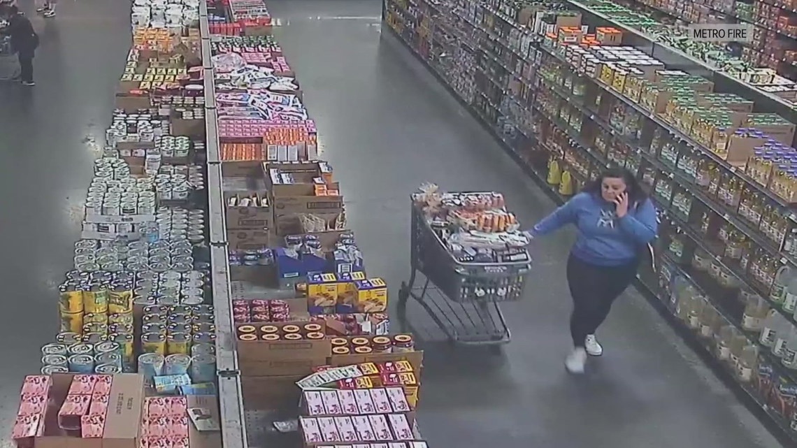 Woman accused of starting bakery aisle fire in Sacramento WinCo [Video]