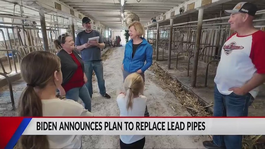 Senator Baldwin accepts the Friend of Farm Bureau award at a family farm in Fall Creek [Video]