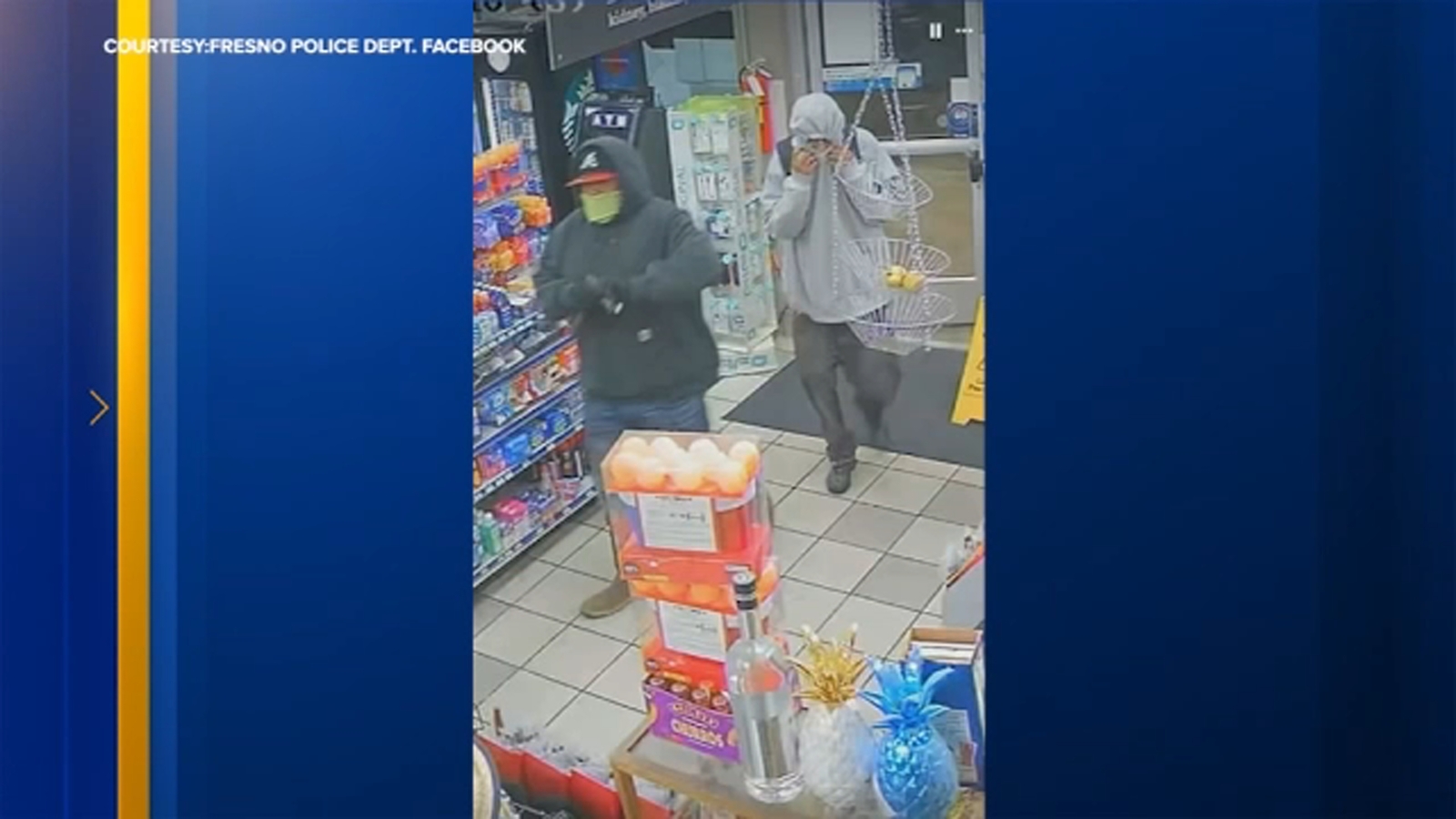 Police searching for suspects involved in southeast Fresno armed robbery [Video]