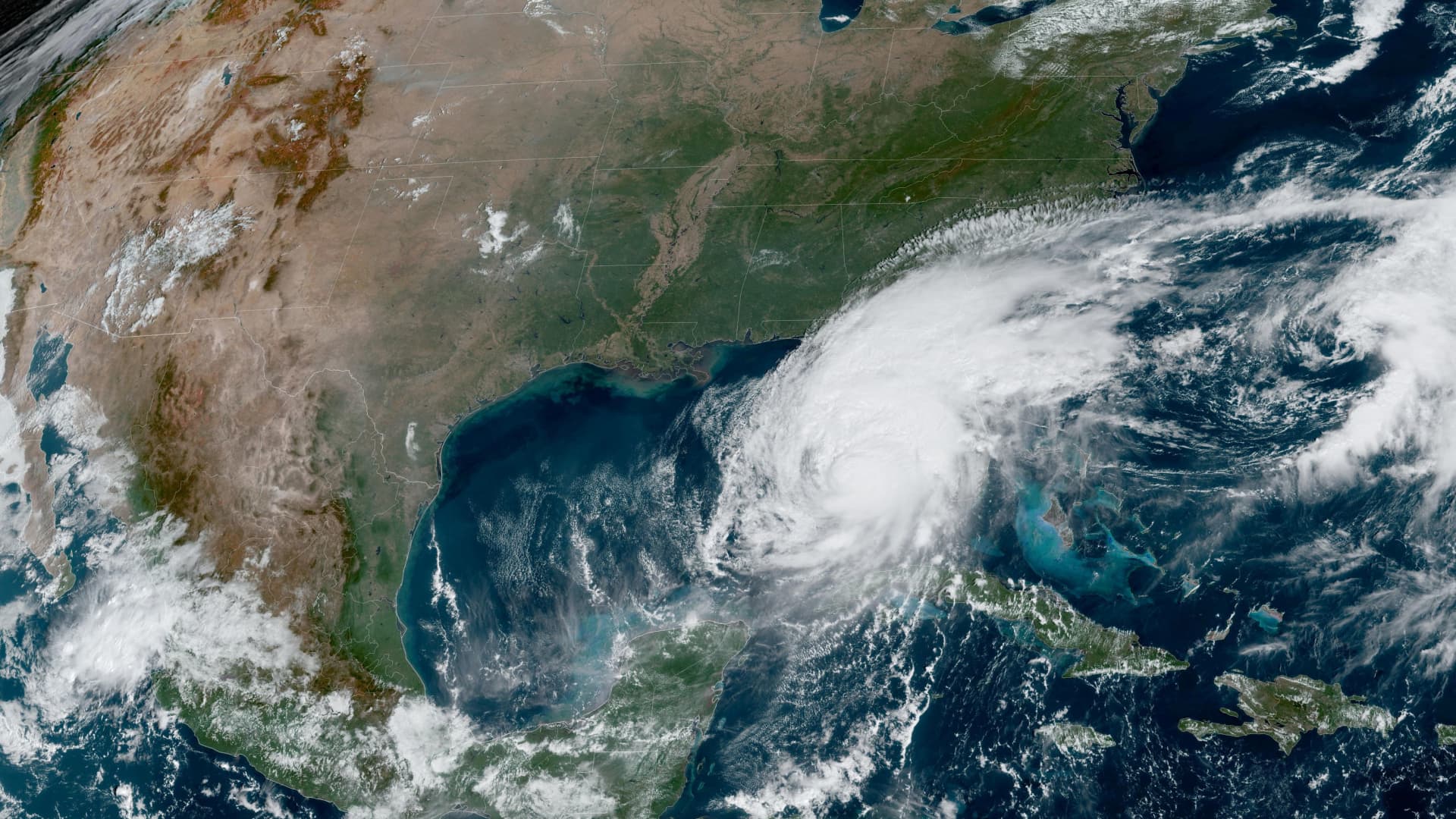 Hurricane Milton makes landfall in Florida [Video]