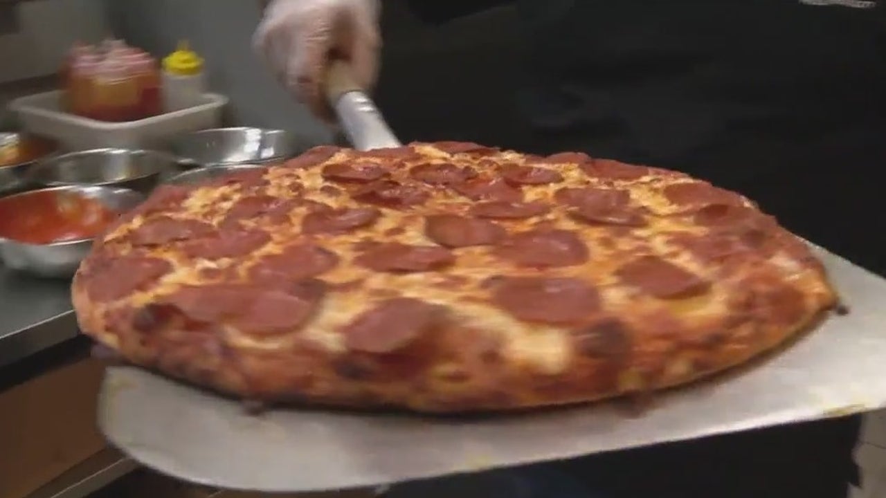 Pizza shop holds grand opening along Oakland’s troubled Hegenberger corridor [Video]