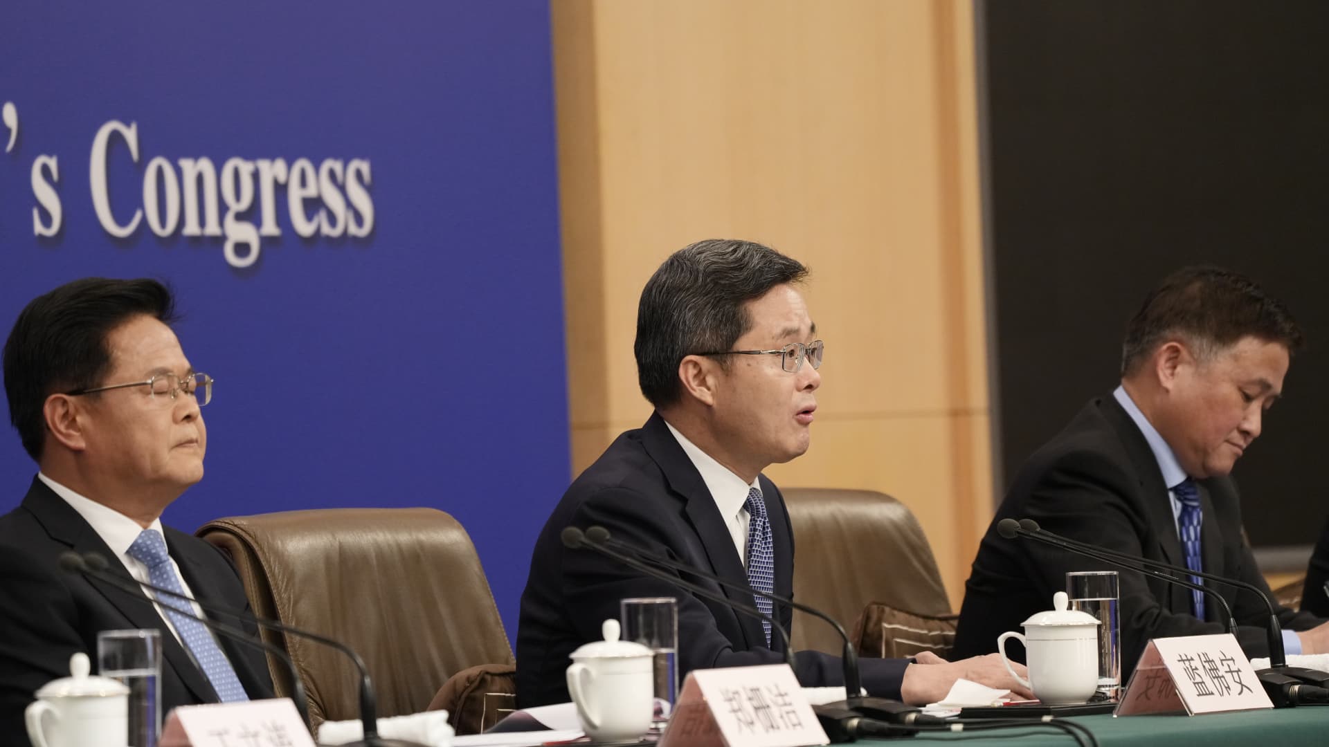 Chinese finance minister hints at increasing the deficit at highly anticipated briefing [Video]