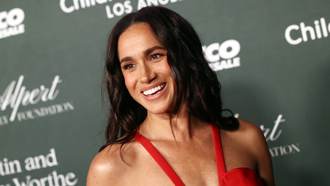 Meghan Markle sympathized with teens while claiming she’s ‘one of the most bullied people in the world’ [Video]