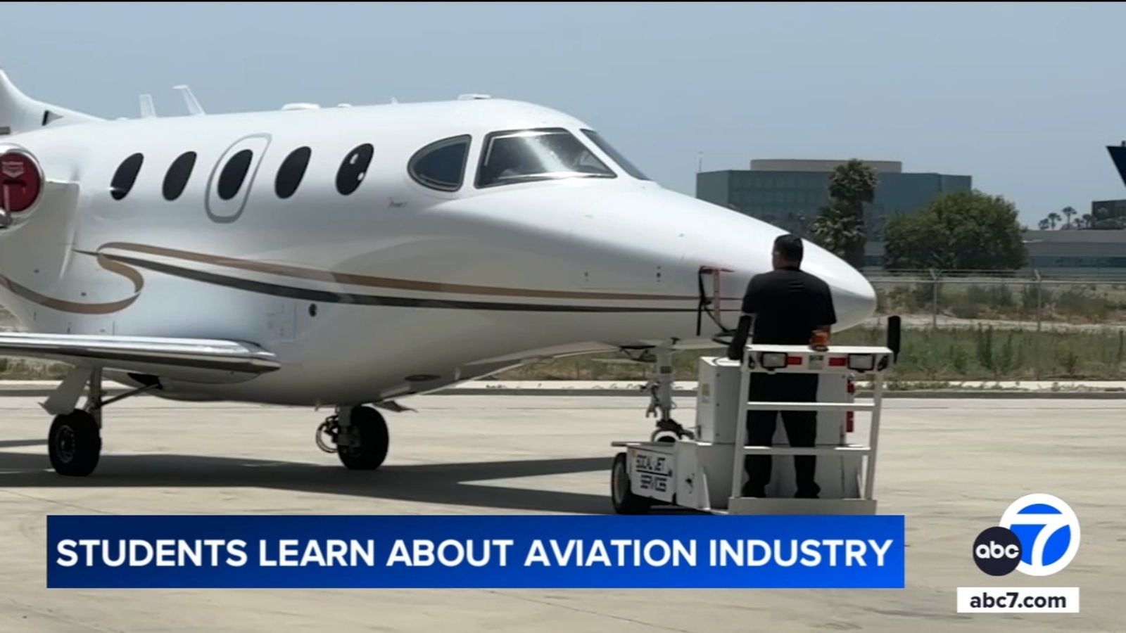 Long Beach Airport’s ‘Careers Taking Flight’ externship educates high school students on aviation and career opportunities [Video]