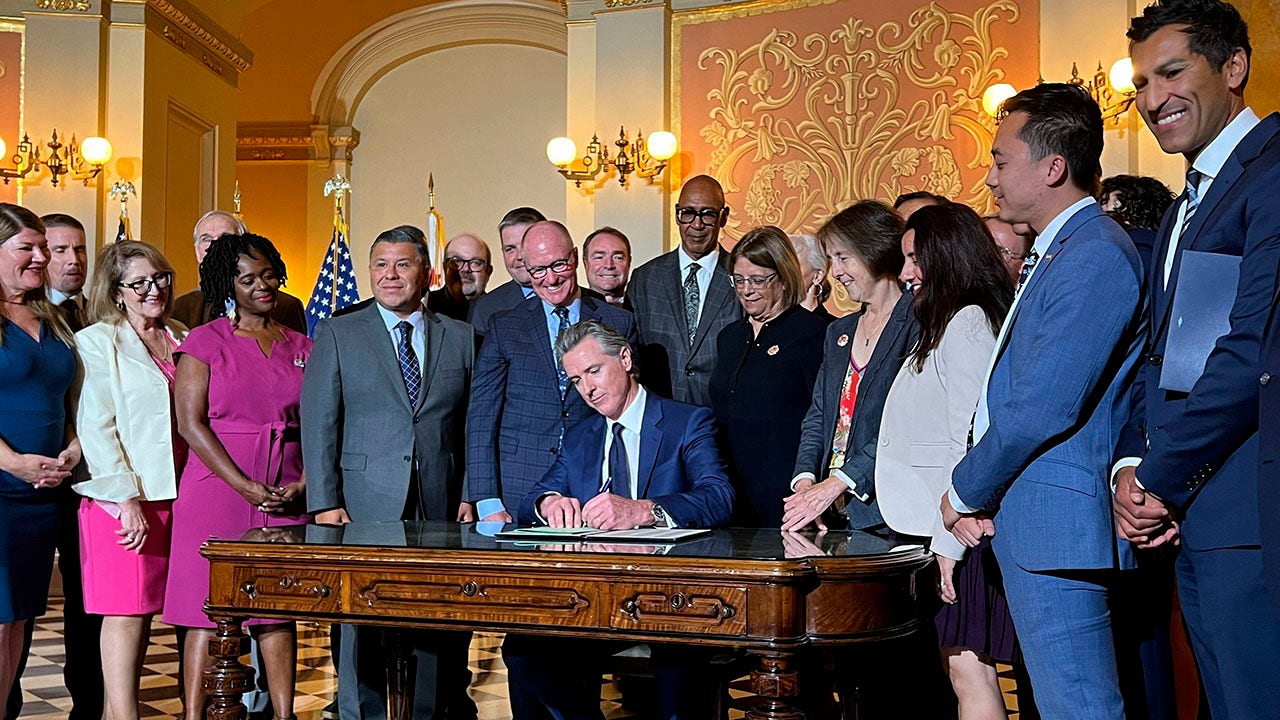 Newsom tears oil companies and trade groups at bill signing [Video]