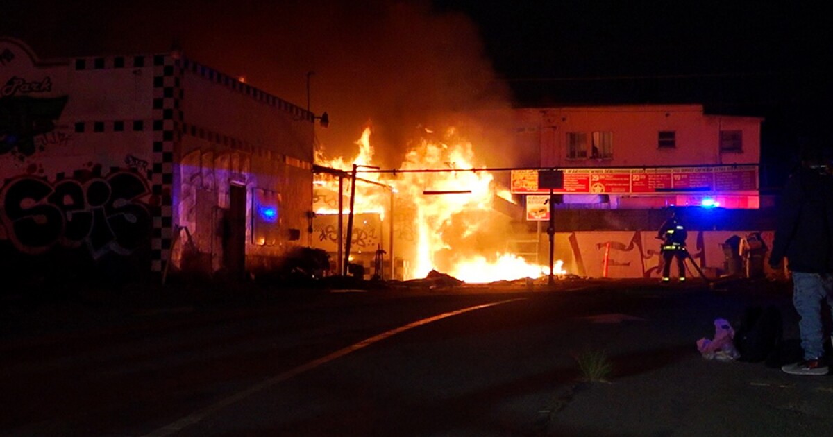 Fire destroys abandoned car wash in San Diego’s Corridor neighborhood [Video]