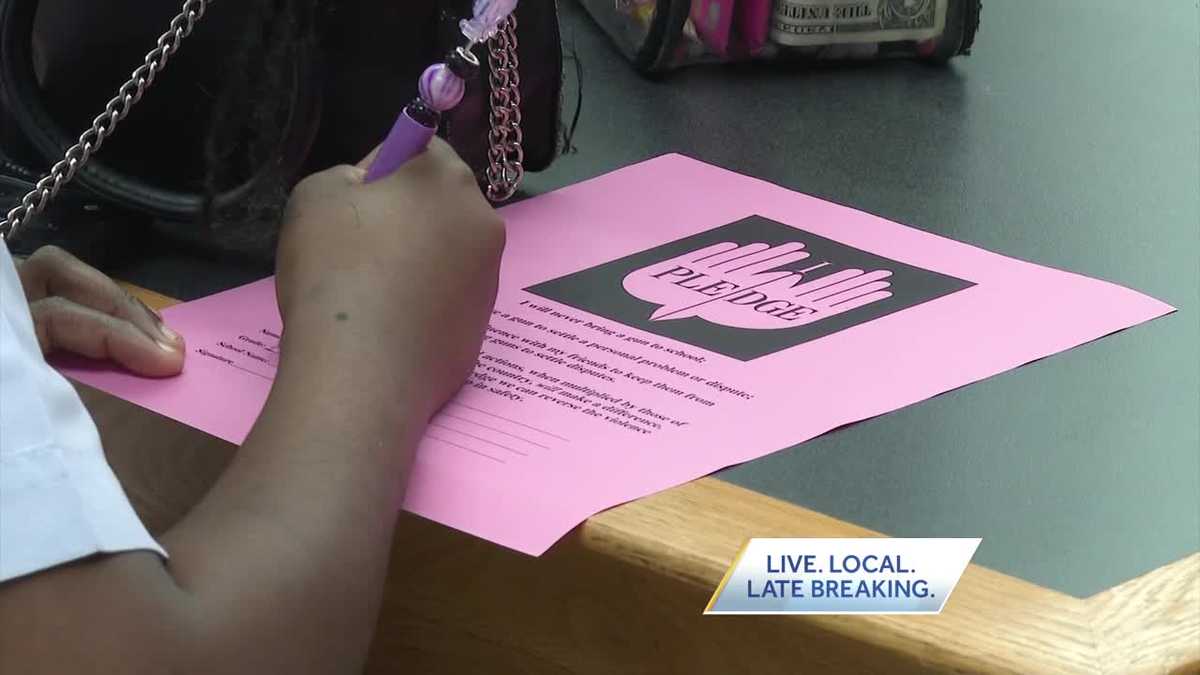 Alabama School students pledge against gun violence [Video]