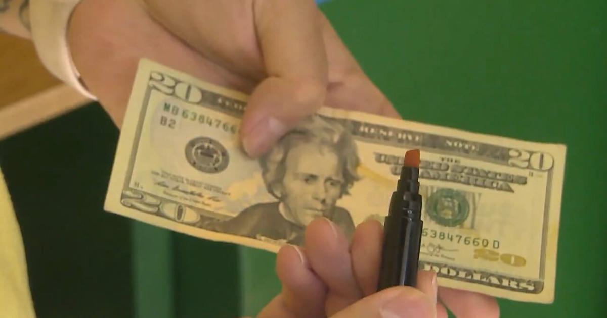 Waikiki businesses receive counterfeit money from customers | Video