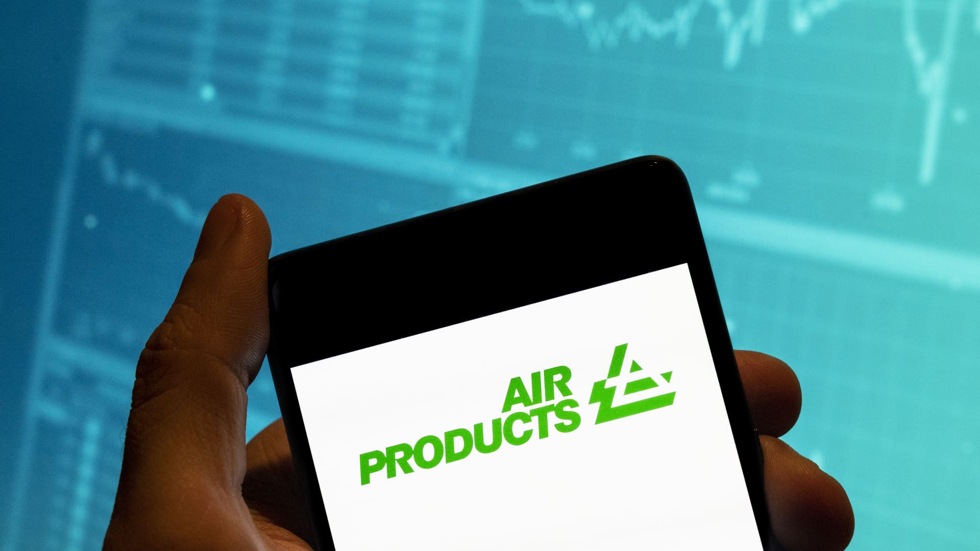 D.E. Shaw, Mantle Ridge zero in on key fixes to build shareholder value at Air Products [Video]