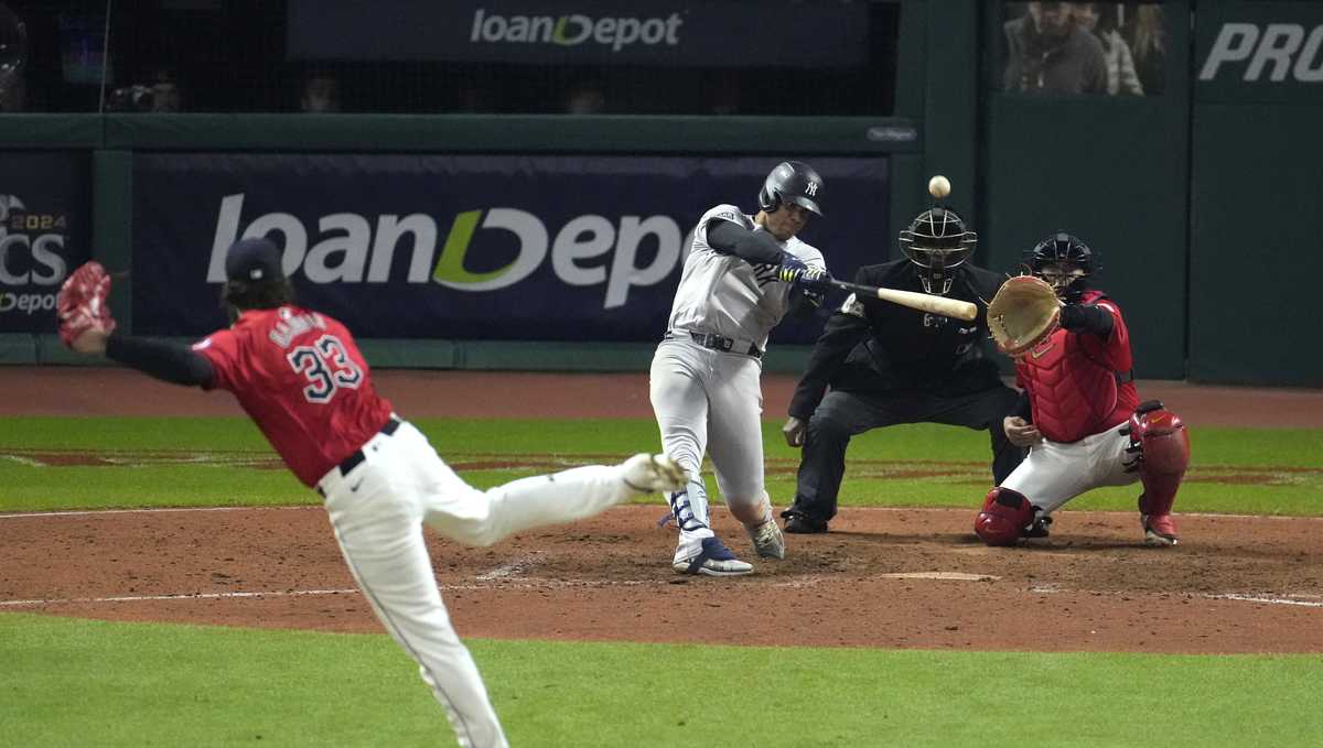 New York Yankees defeat Cleveland, advance to World Series [Video]