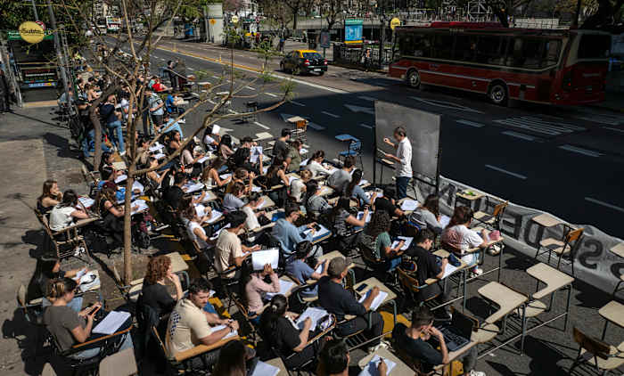 Public university protests escalate in challenge to Argentina’s President Milei [Video]