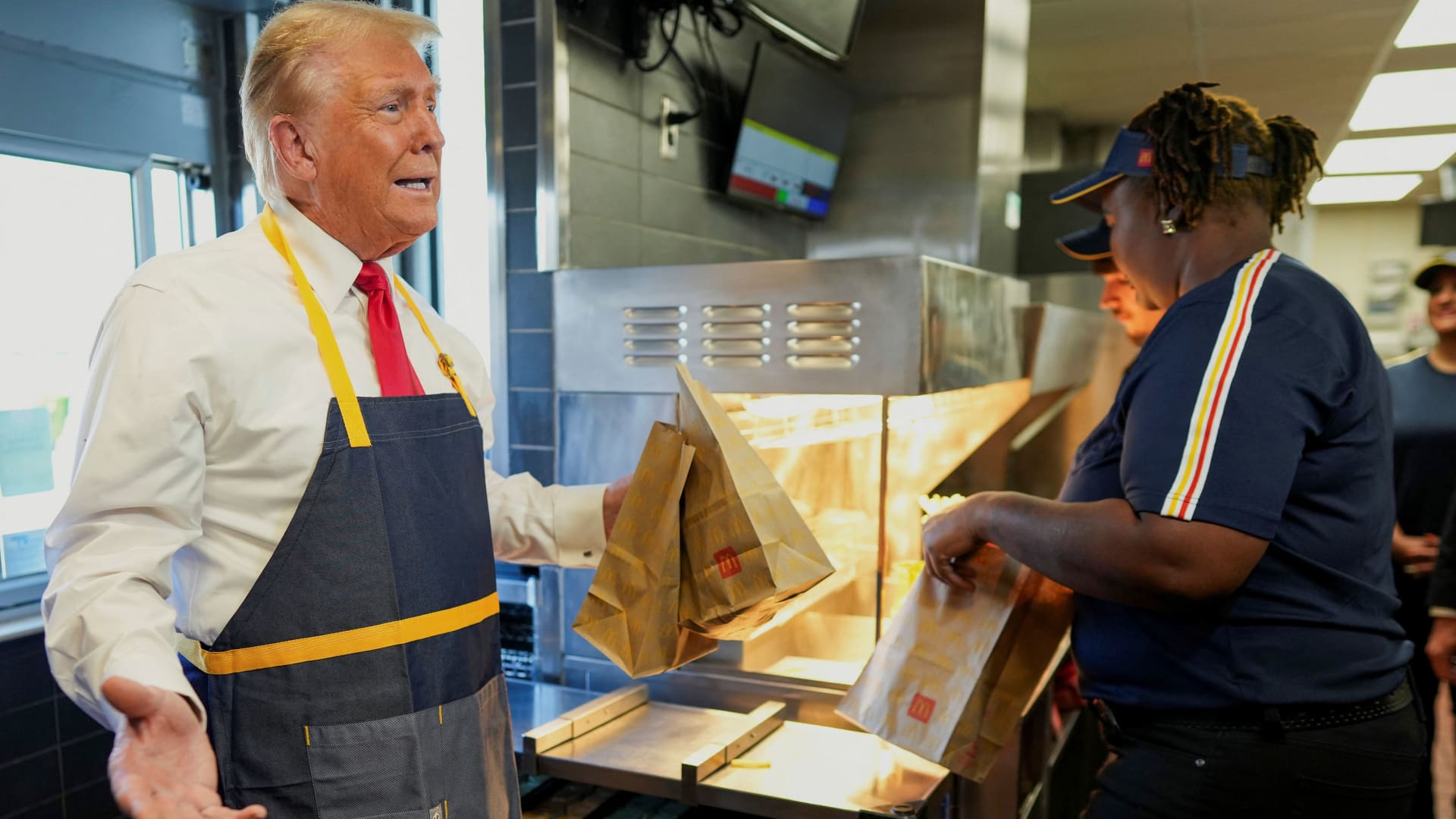 McDonald’s says it’s not political after Trump visit [Video]