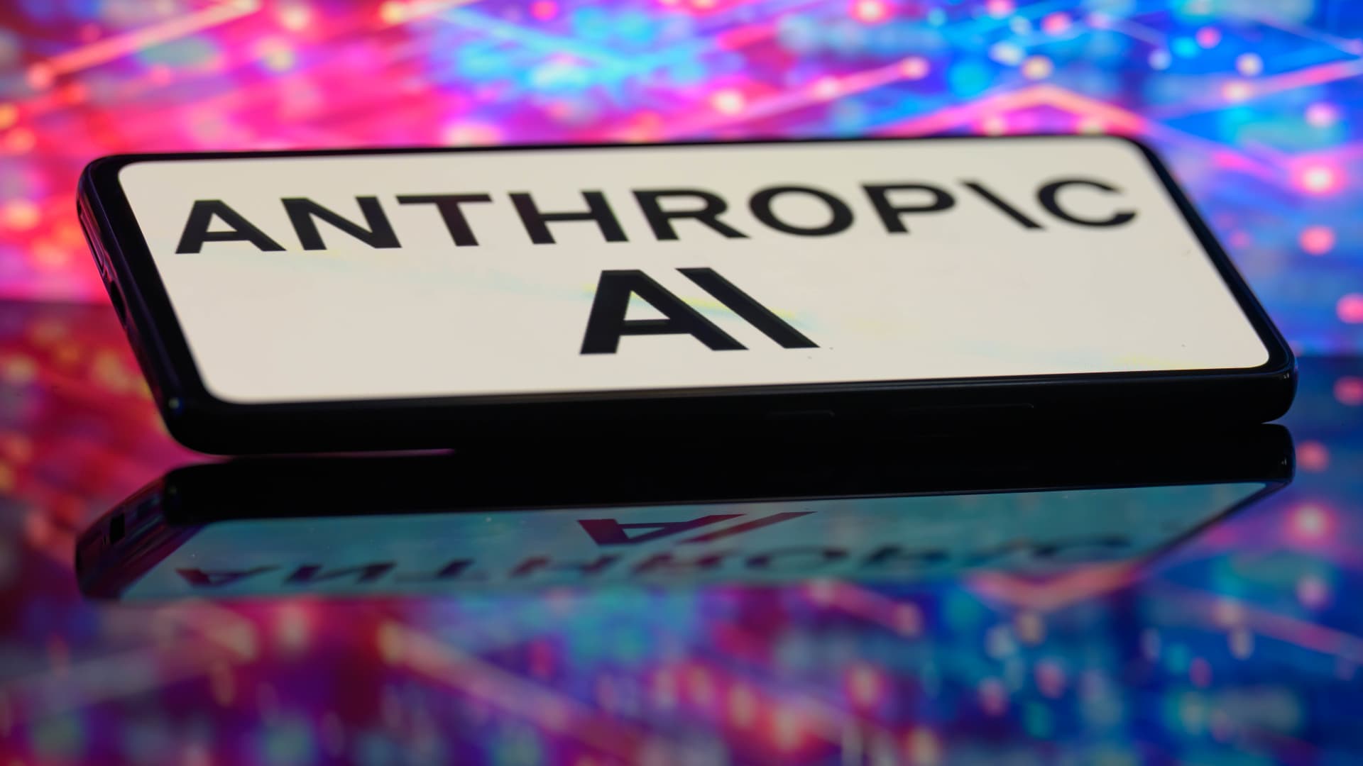 Anthropic announces AI agents for complex tasks, racing OpenAI [Video]