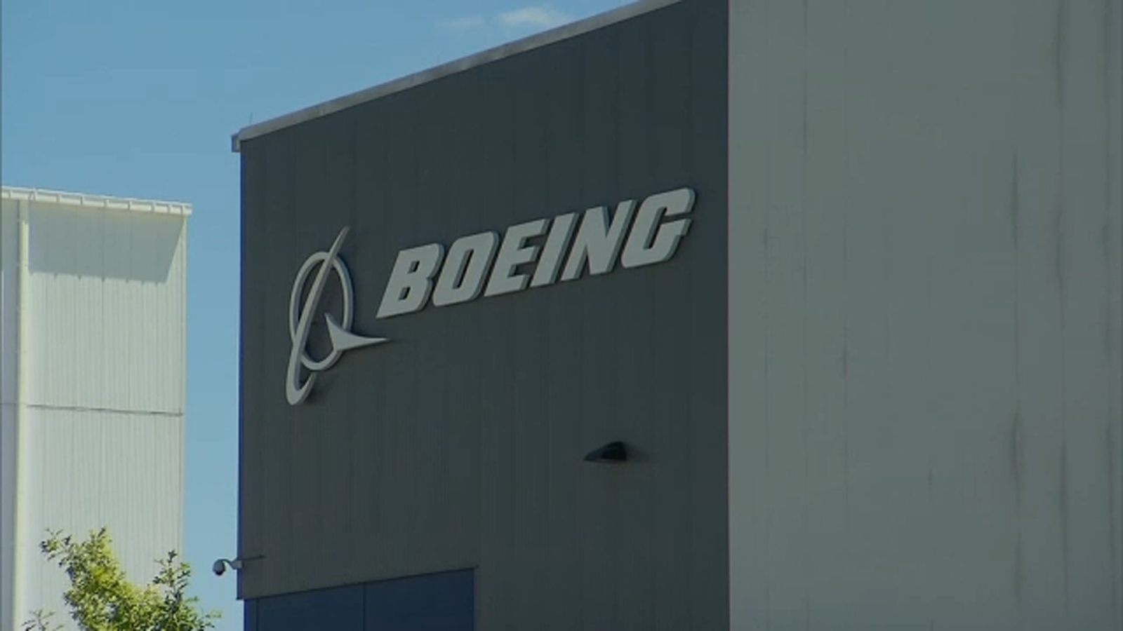 Boeing contract vote results: Factory workers union vote to reject contract and continue 6-week strike [Video]