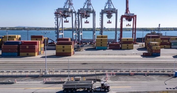 Port of Montreal dockworkers hold one-day strike to pressure employer [Video]