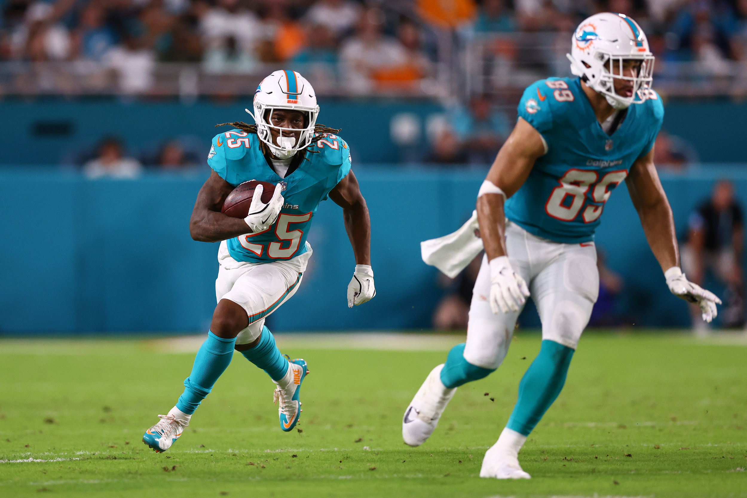 Dolphins Offensive Player Julian Hill Exits Game With Significant Injury [Video]