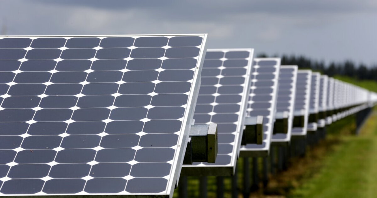 Local community debates plan to build solar panel facility near farm land [Video]