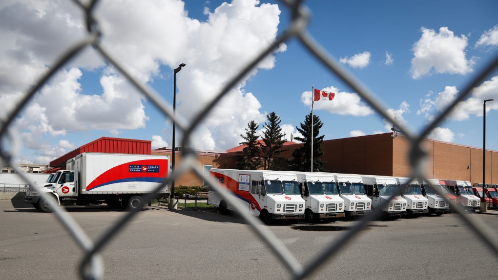 Looming Canada Post strike creating anxiety for Calgary businesses [Video]