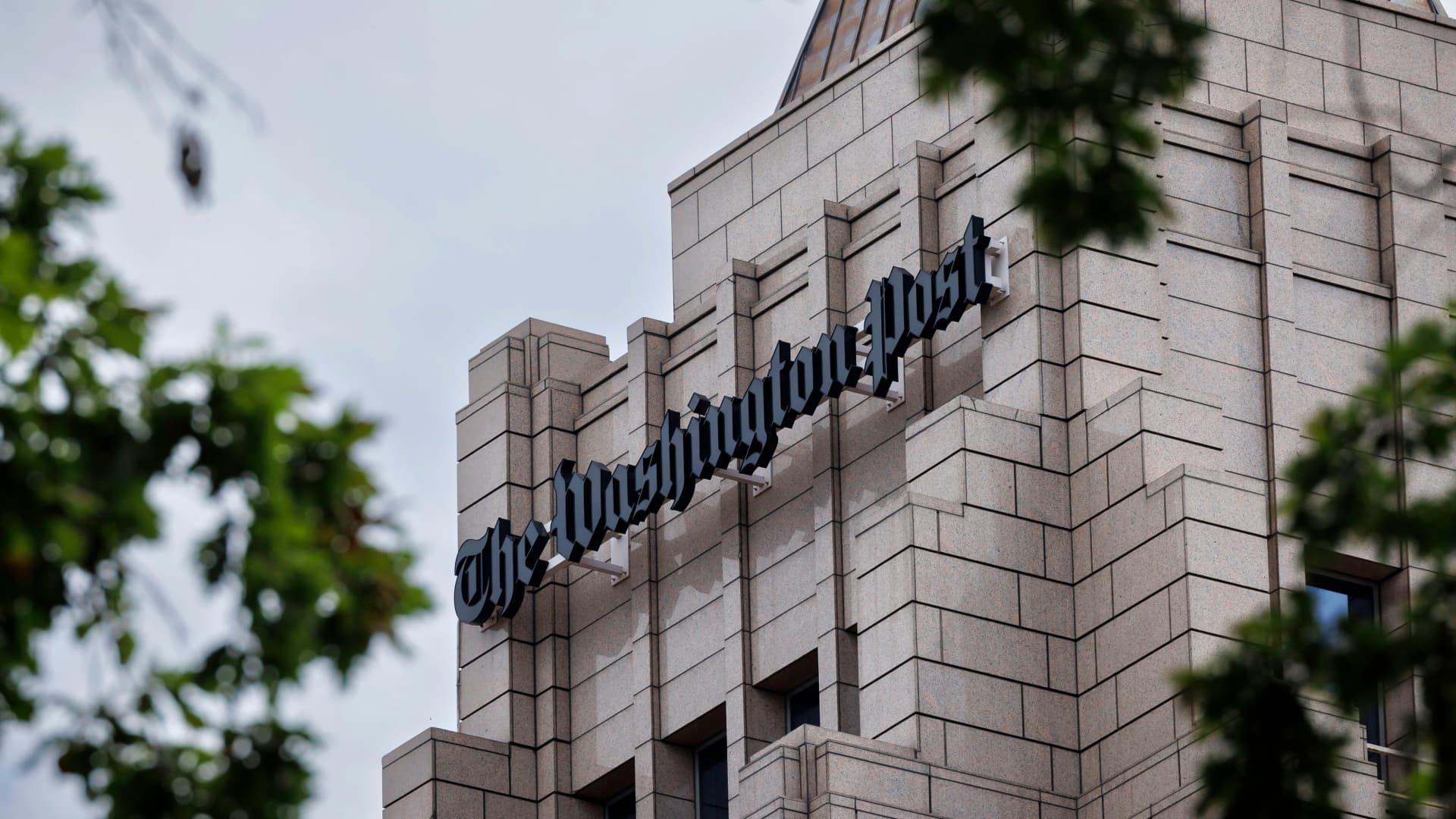 Trump targets Washington Post, CBS over Harris decisions [Video]