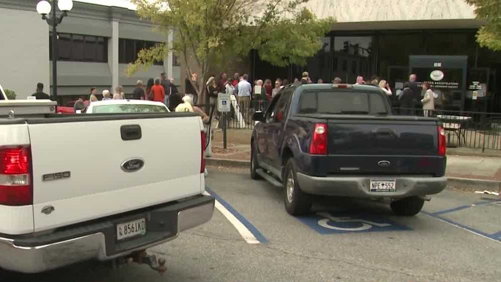 Limited accessible parking challenges voters with disabilities [Video]