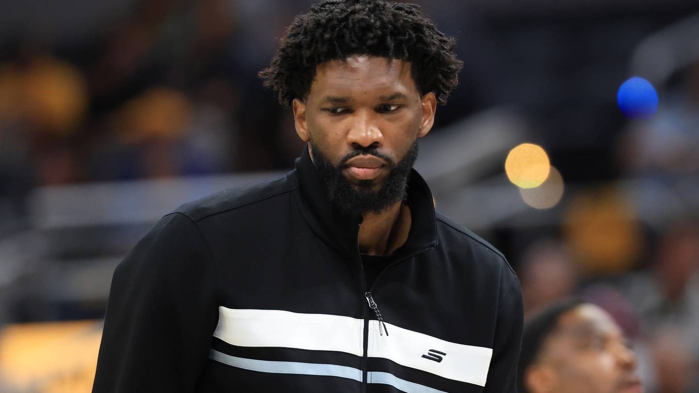 Sixers’ Joel Embiid balks at notion that he doesn’t want to play through knee injury  Boston 25 News [Video]