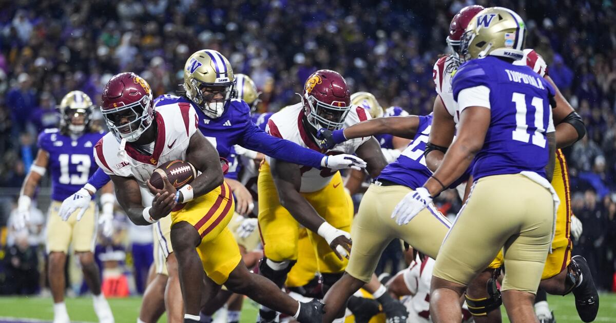 USC falls again in a close game, suffering a road loss to Washington [Video]