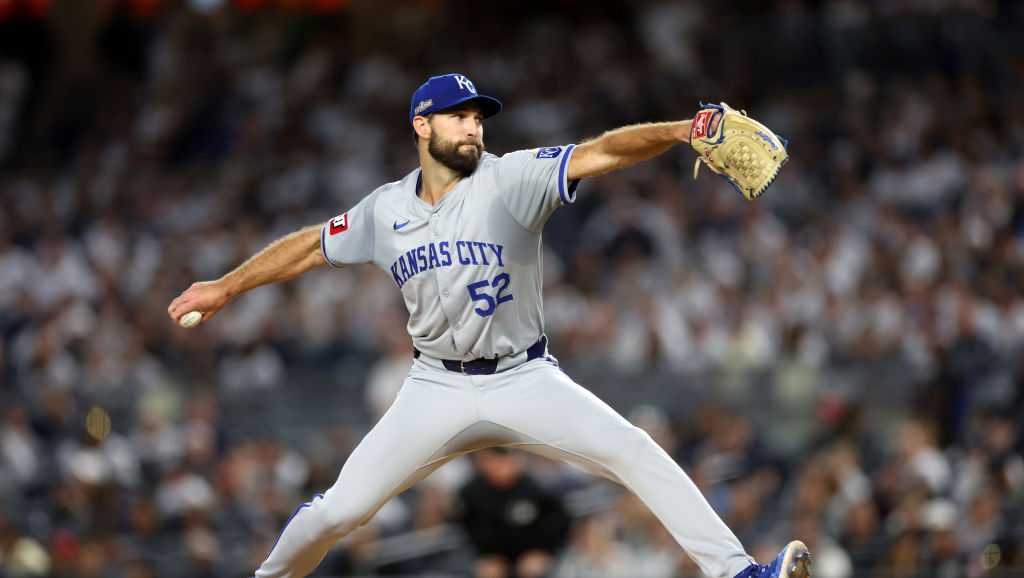 Kansas City Royals sign Michael Wacha to three-year contract [Video]