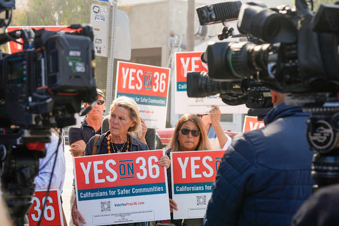 California voters weigh measures on shoplifting, forced labor and minimum wage [Video]