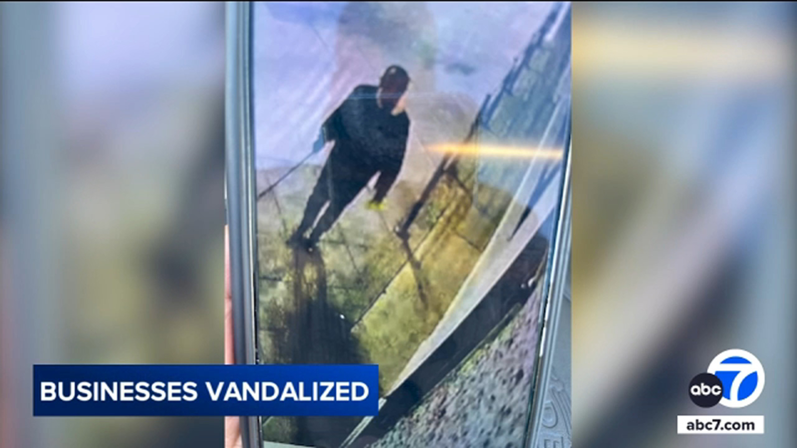 LAPD investigating vandalism of Jewish-owned businesses in Pico-Robertson [Video]