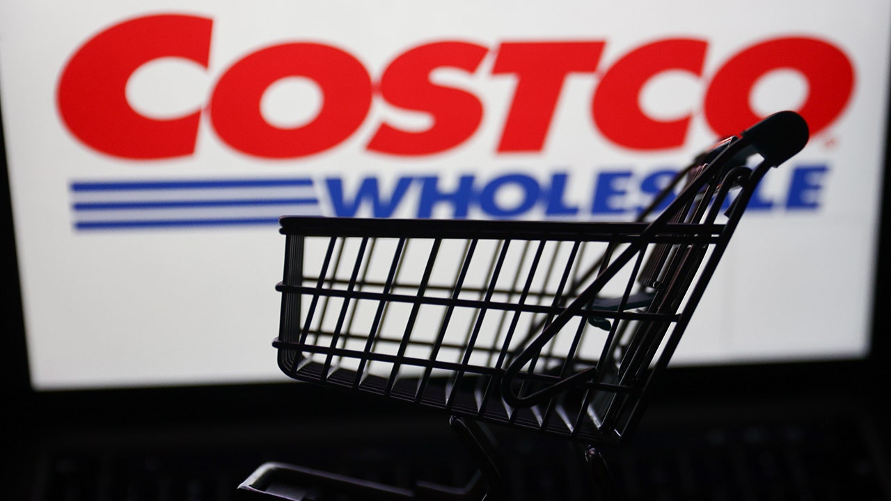 Costco is selling a 175-piece Le Creuset cookware set that has a hefty price tag [Video]