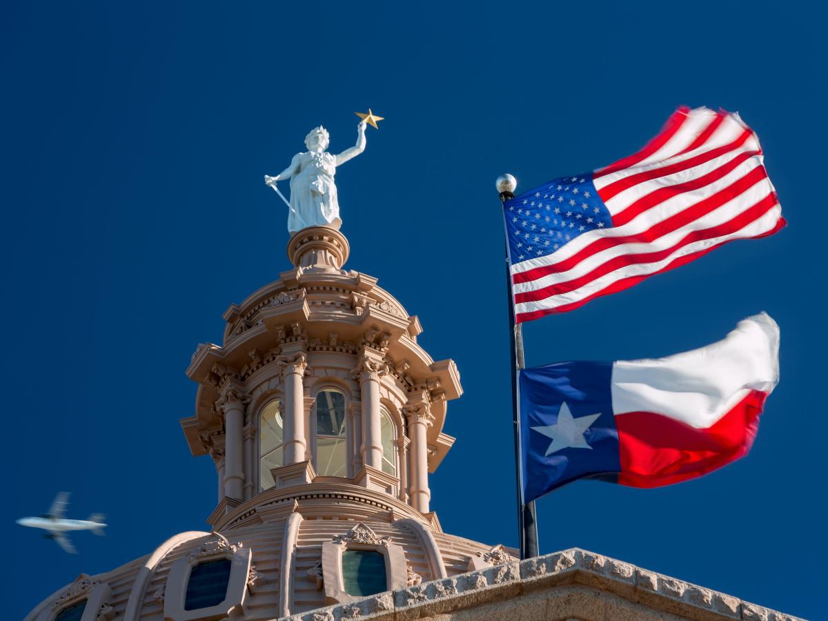 Texas lured the most people away from California  and these other states [Video]