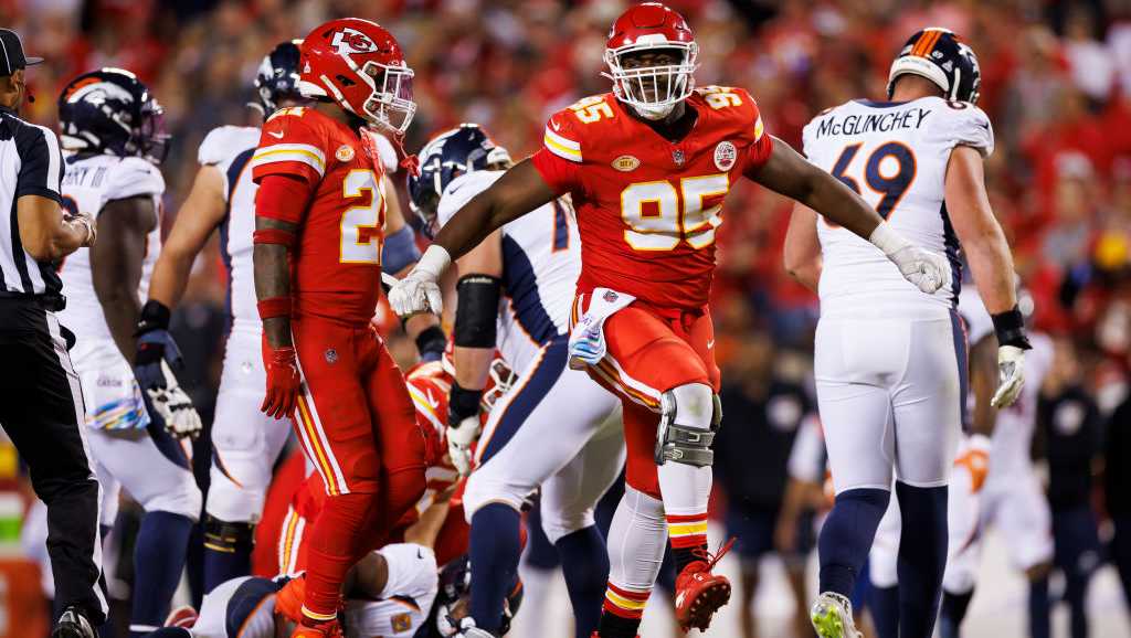 Chiefs welcome Denver Broncos to Arrowhead Stadium [Video]