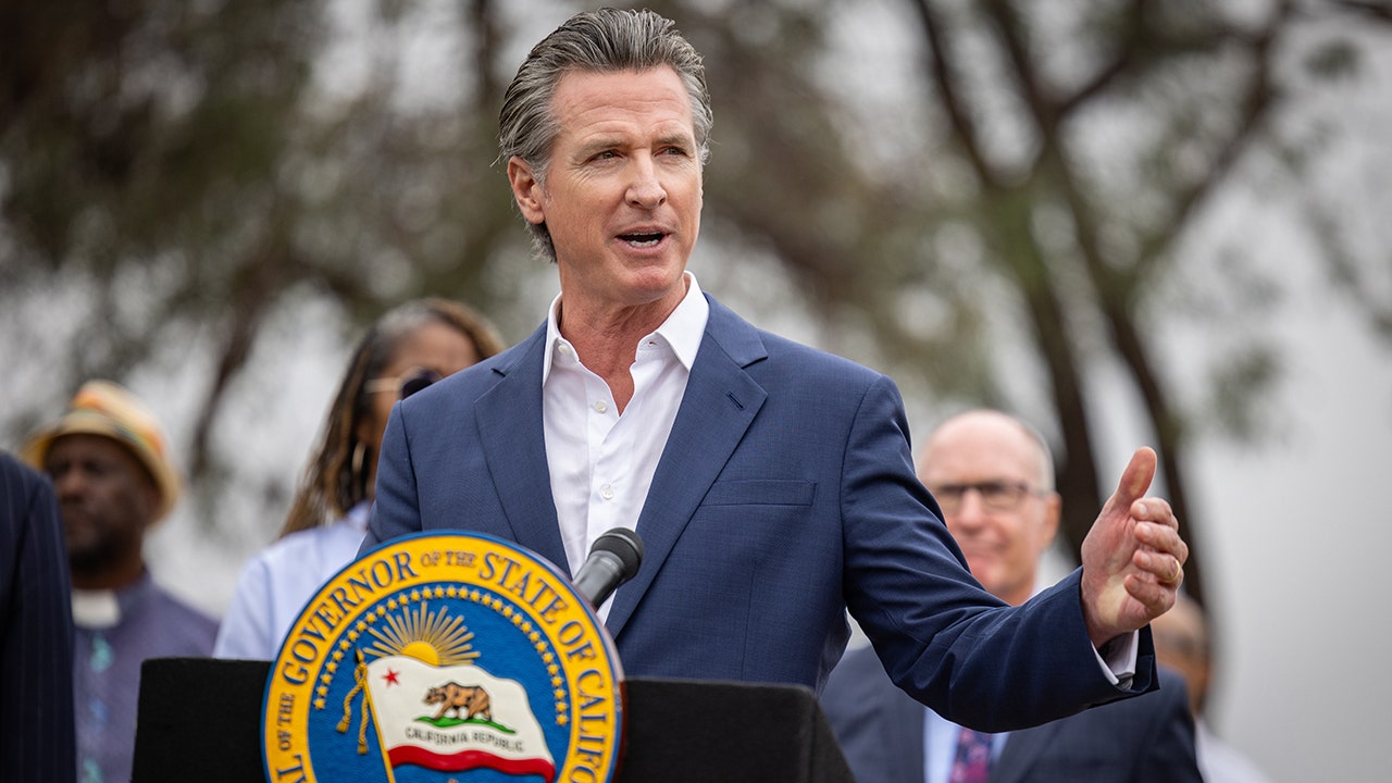 Newsom to meet with Biden after vowing to protect trump proof state [Video]