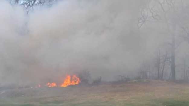 2 firefighters injured as Massachusetts wildfires scorch hundreds of acres [Video]