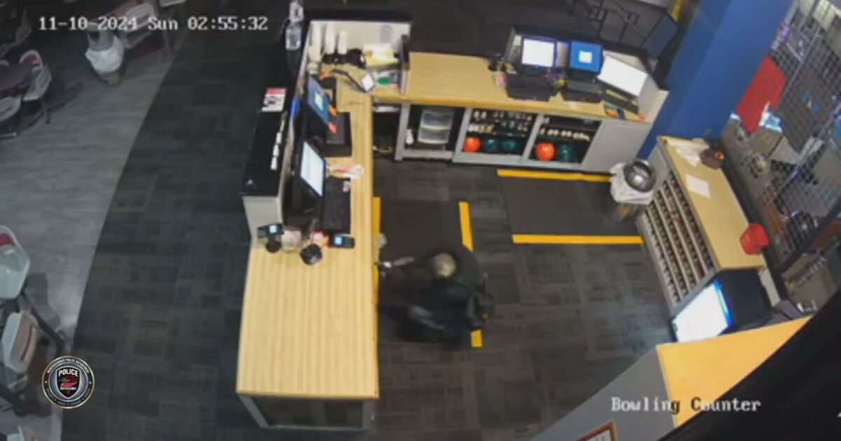 Police search for man who burglarized business by rappelling into hole on roof [Video]